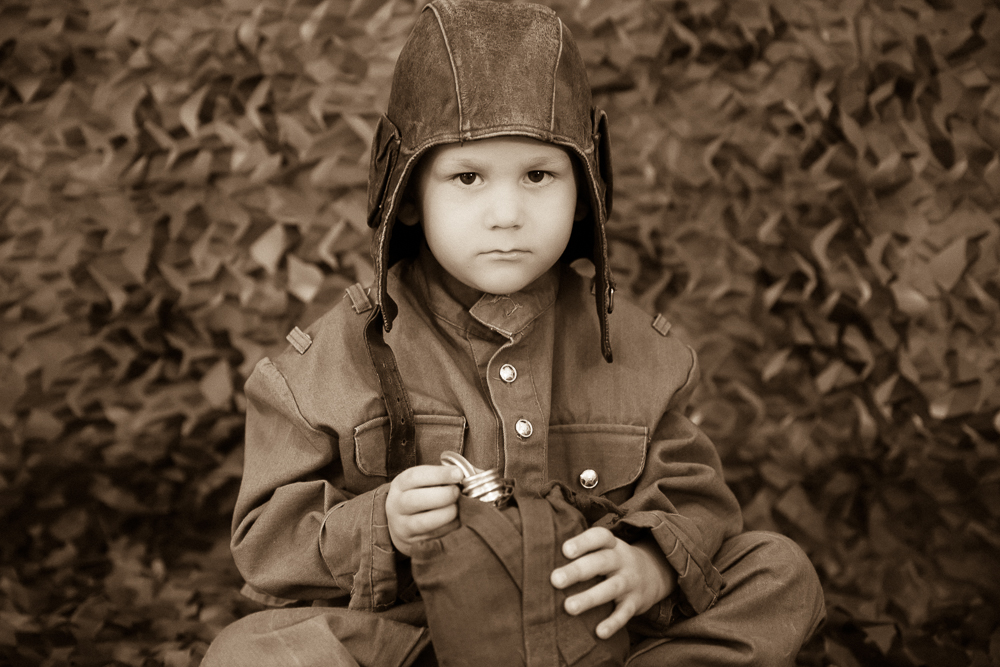 Детский фотограф. День Победы. Дети в военной форме